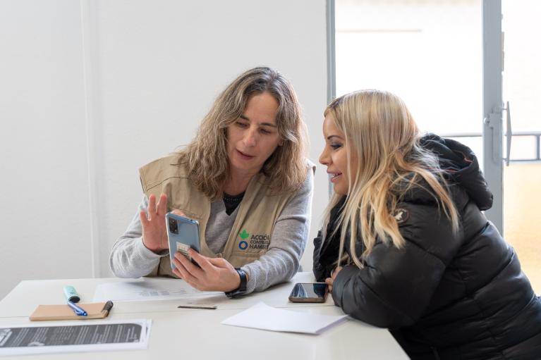 Entrega Tarjetas Ayuda Solidaria-DANA-Comunitat Valencia-España-2025
