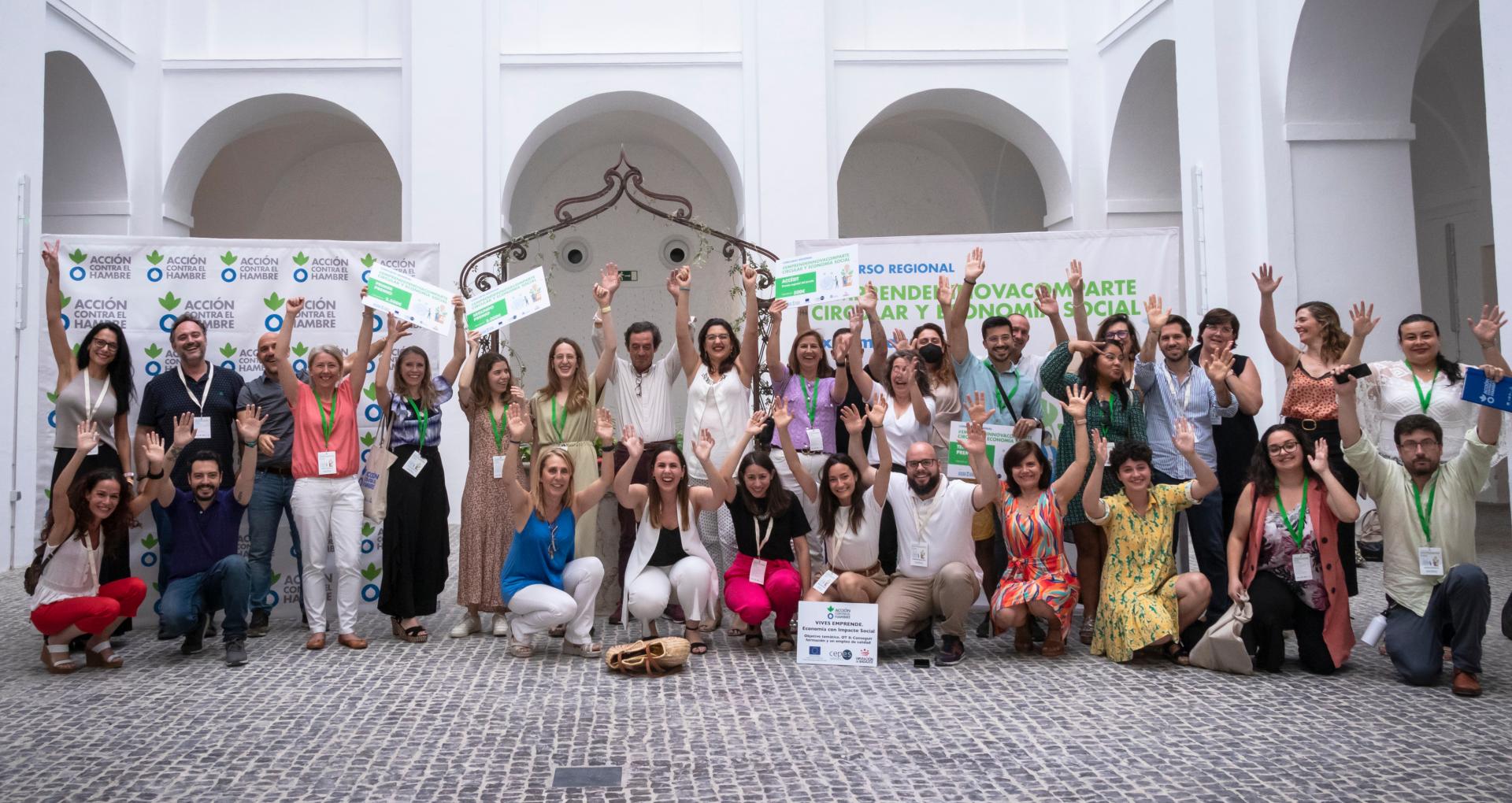 Concurso emprende24 - Participantes celebrando - Eventos - Acción contra el Hambre