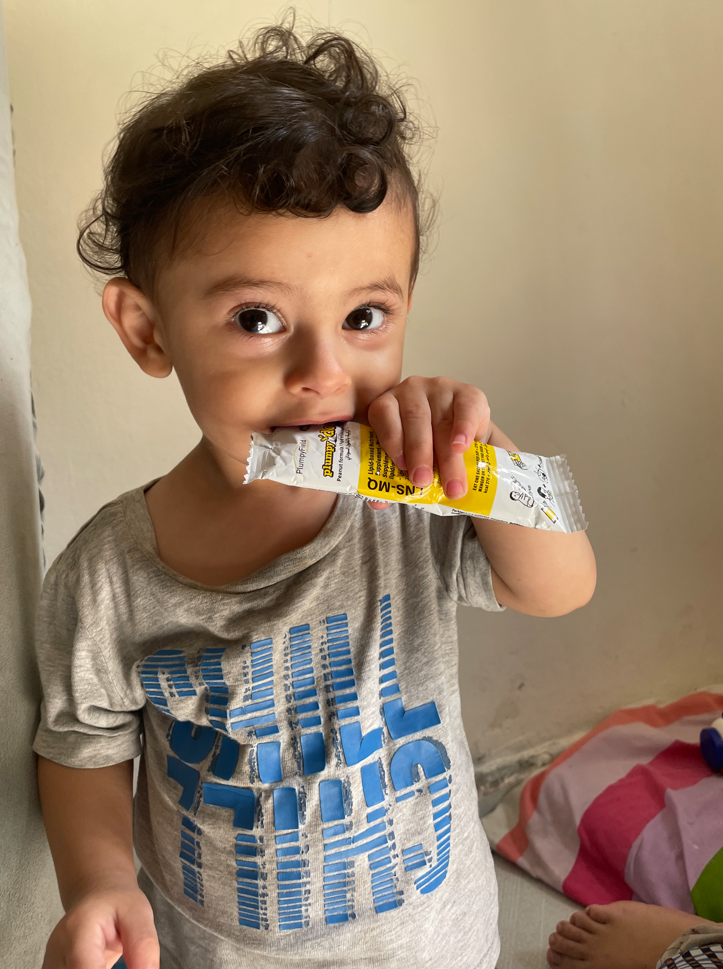 ACF Nutrition team supporting a kid at risk of malnutrition in Lebanon
