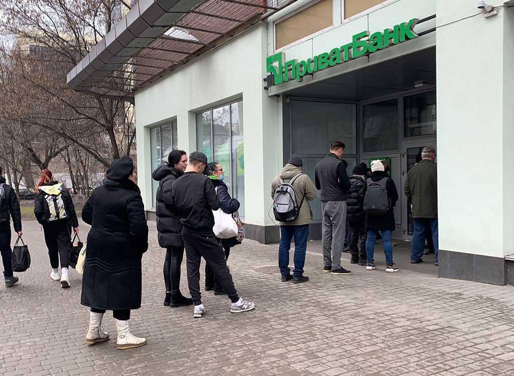 queues-at-banks