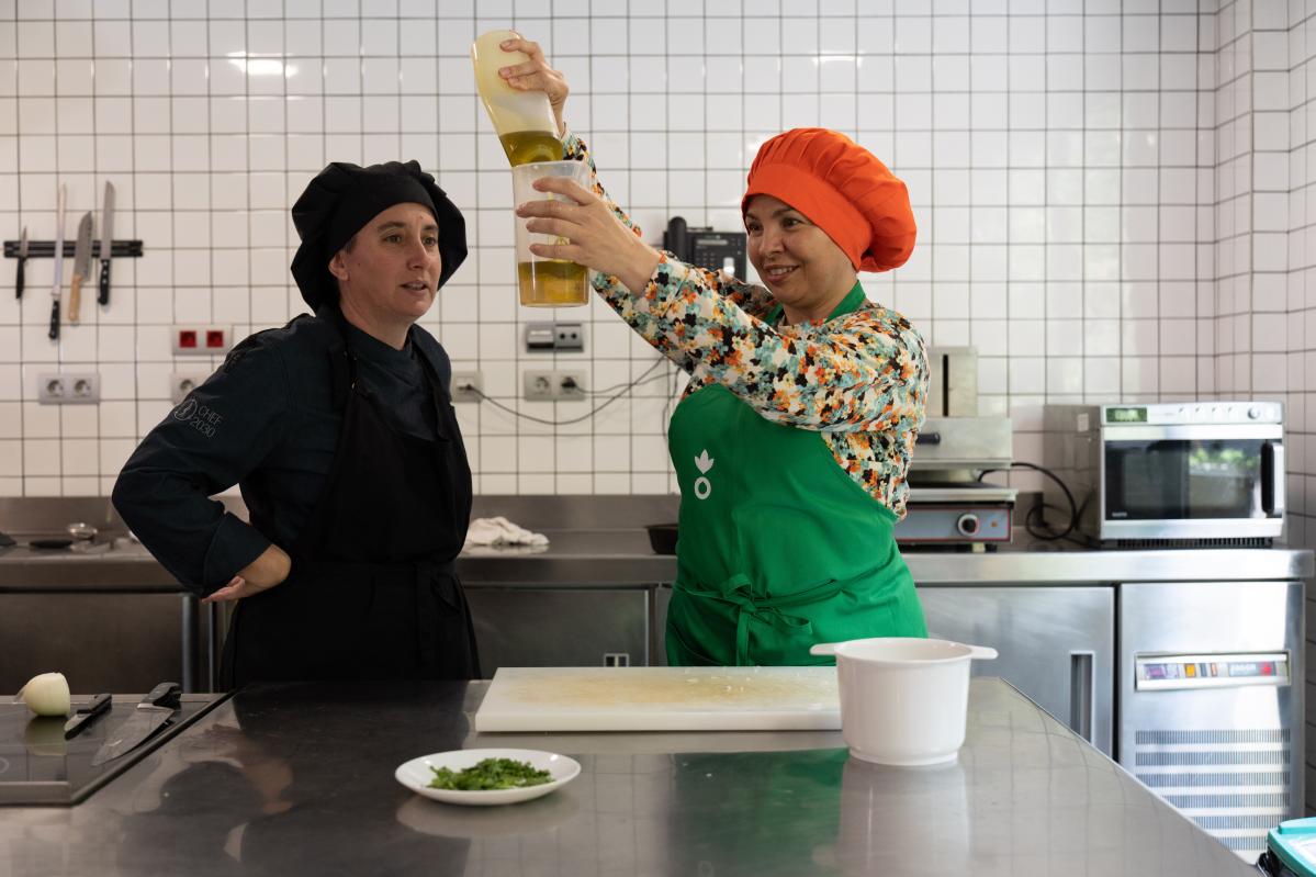 Chef y Gisela en la formación gastronómica GastroEskola Sostenible - Navarra