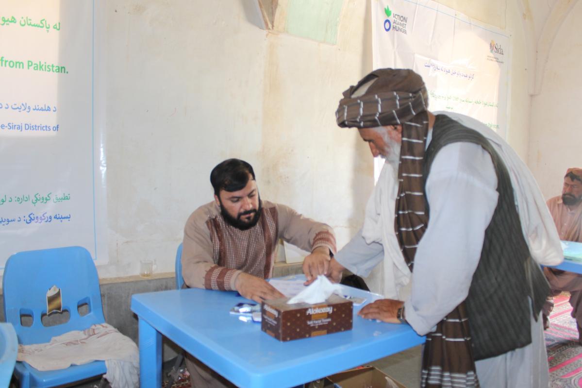 un hombre afgano en Helmand