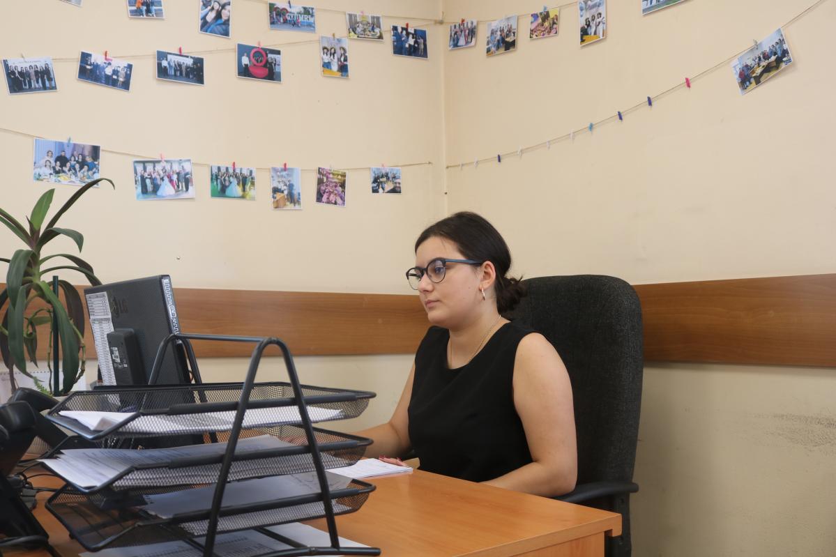 Woman working in office-SouthCaucus-Armenia-Employment-Empowerment-Part3-ActionAgainstHunger