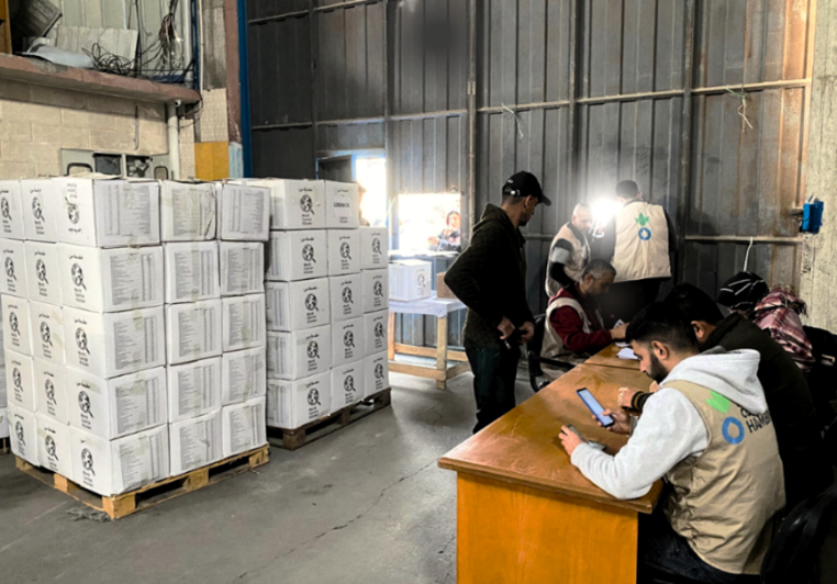 Acción contra el Hambre distribuye paquetes de alimentos en el norte de Gaza tras la aplicación del alto el fuego.