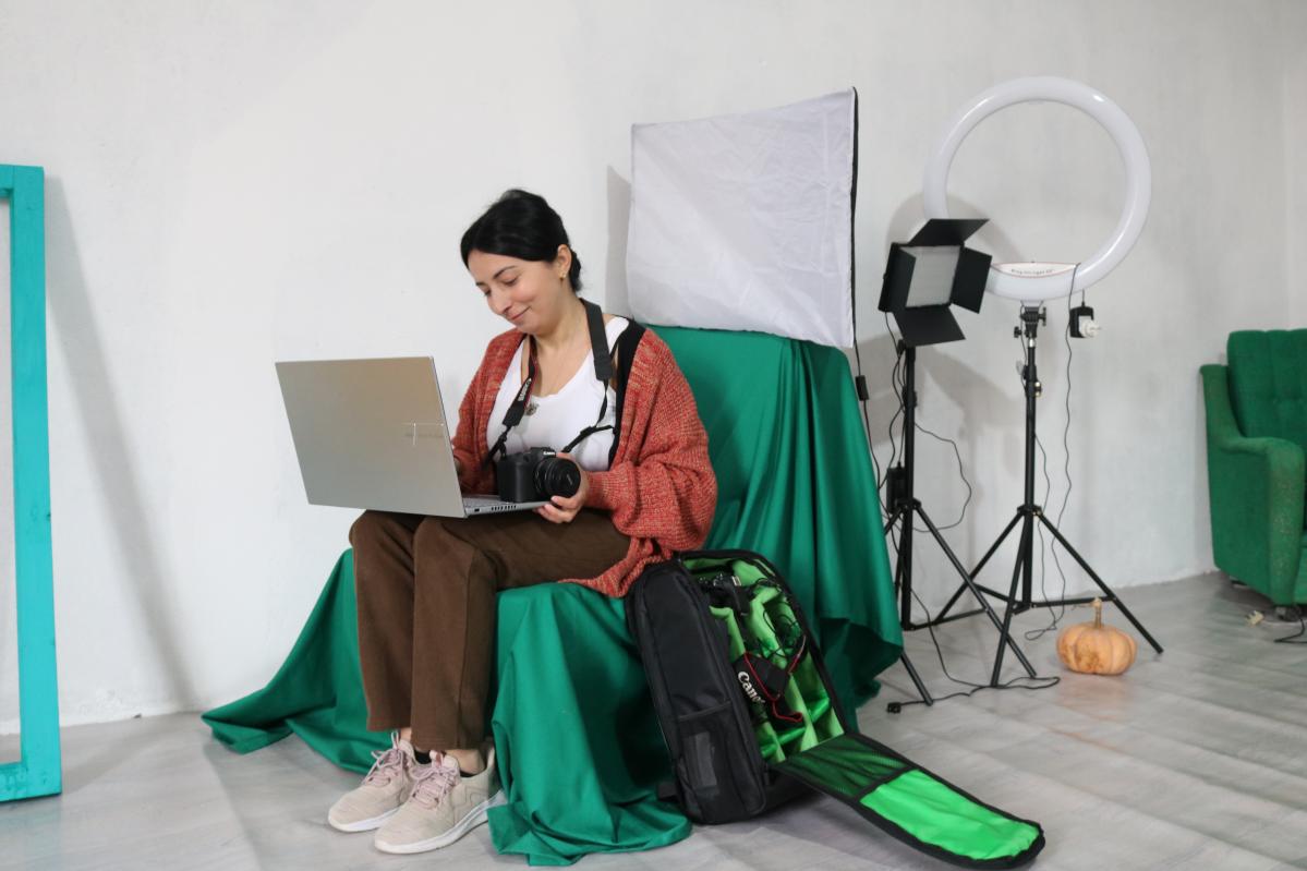 The photo studio of Nino Kasreleshvili