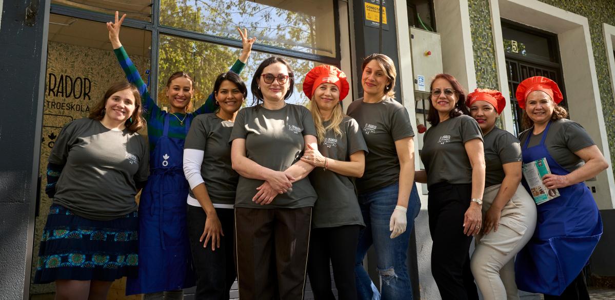 Gastroeskola-Obrador-Pamplona-Emprendimiento-MujeresParticipantes-Inauguracion-Clientes-Accion contra el Hambre
