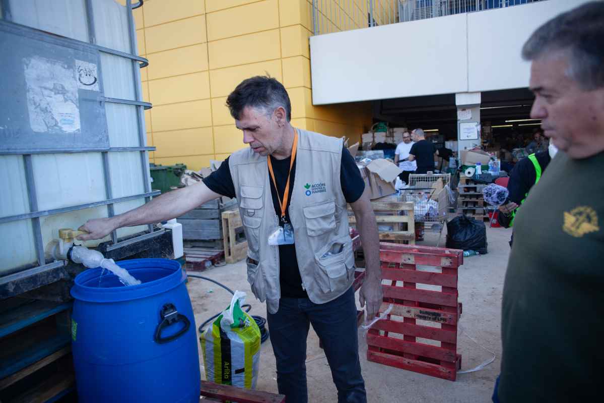 Fase1-RecuperacionDANA-Valencia-AccioncontraHambre-Aniversario-KitHigiene-Lavado-Agua