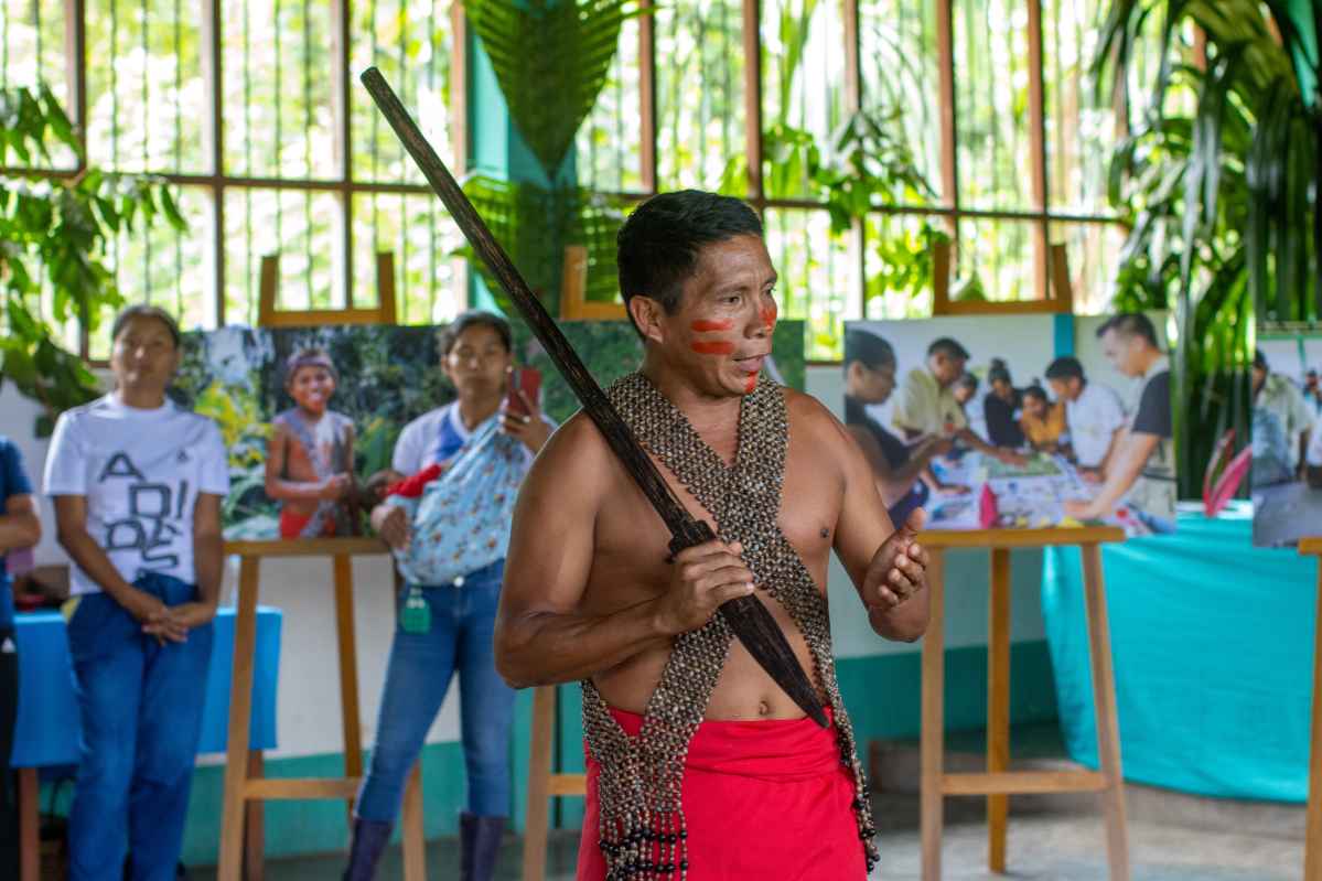 El pueblo Awajún, también conocido como Aguaruna, es el segundo pueblo indígena amazónico más numeroso del Perú, con una población de más de 70.000 personas. Se caracteriza por su fuerte compromiso con la defensa de su territorio ancestral.