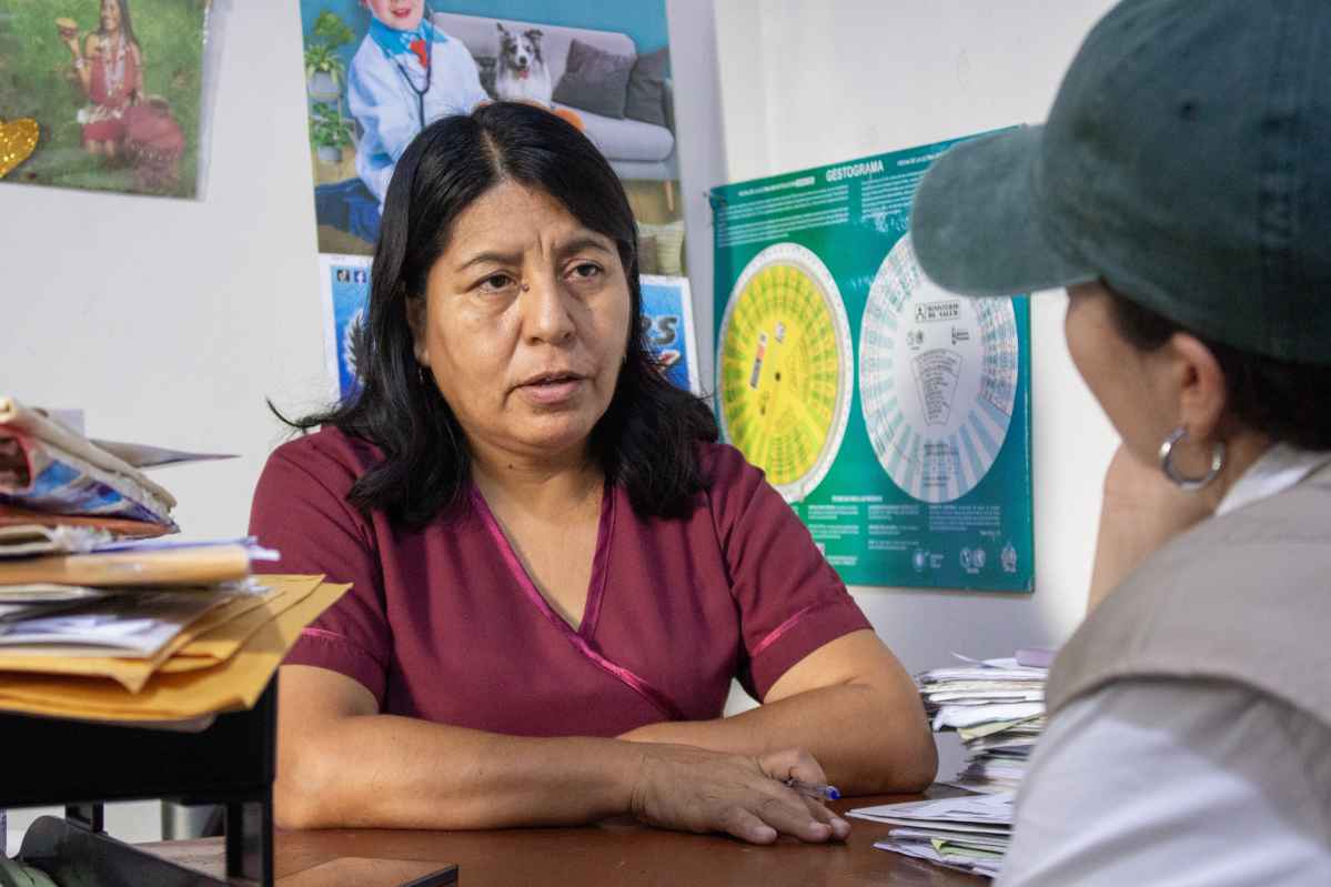 La directora de la Microred Chiriaco, Ysabel Cabanillas Hernández, comenta sobre las intervenciones en salud realizadas tras el derrame de petróleo de 2016.