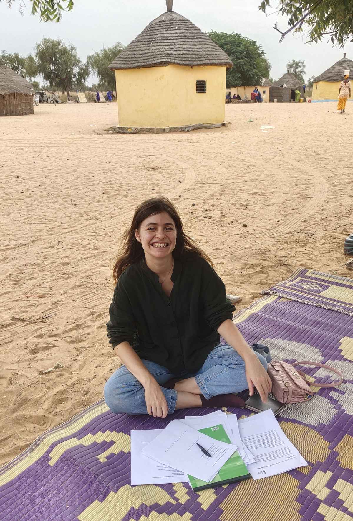 Haciendo entrevistas en el pueblo de Darou Salam, Senegal