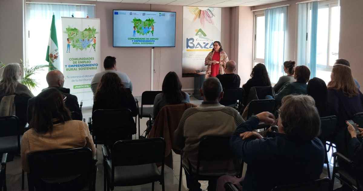 Asistentes-Presentacion-ComunidadesRurales-EmpleoEmprendimiento-Granada-Antiplano-Andalucia-Conferencia-ACH