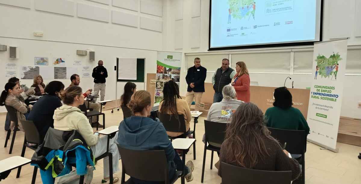 Personas-Presentacion-Comunidades-Empleo-Emprendimiento-Rural-Andalucía-Malaga-Encuentro transformador para el territorio